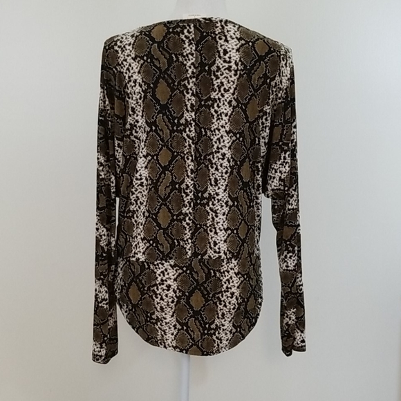 New Python long sleeve blouse - Picture 4 of 6